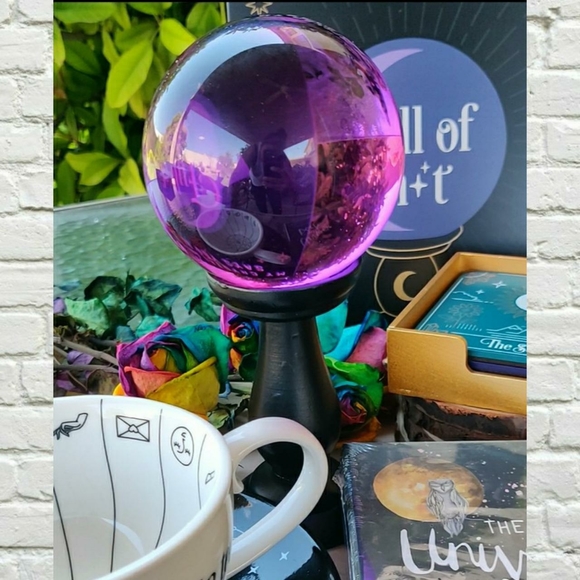 Gorgeous Fortune Teller's Crystal Ball with Stand - Picture 4 of 13